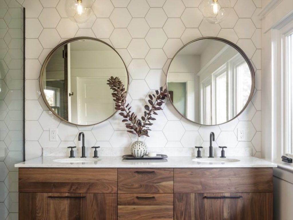 a Mirrored Bathroom Vanity